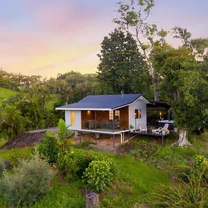 Chalet Cassowary Falls Gateway, Daintree